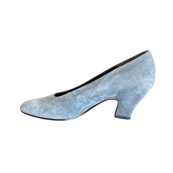 Charles Jourdan Classic Gray Suede Heels - Picture 4 of 12